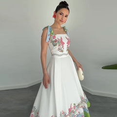 Elegant White Floral Print Holiday Dress – Summer 2025 Collection