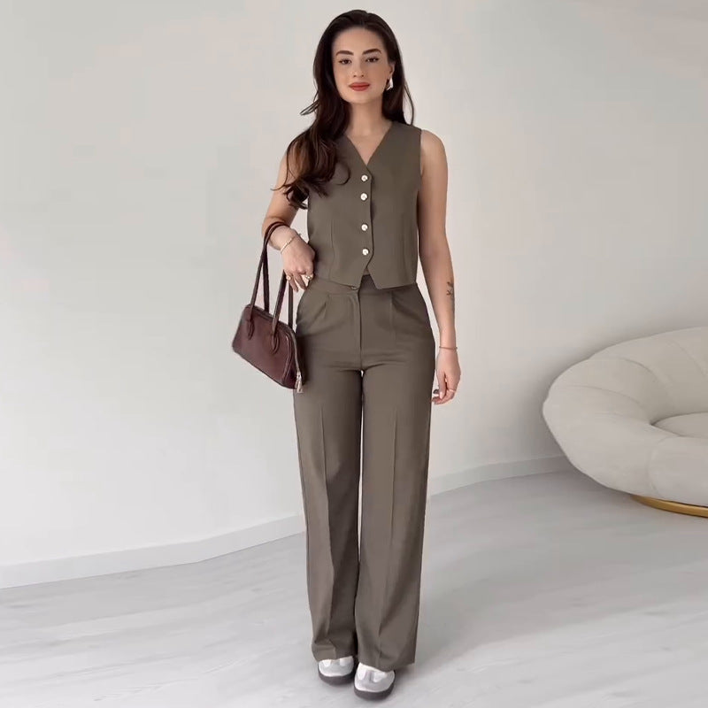 Sleeveless Buttoned Pantsuit